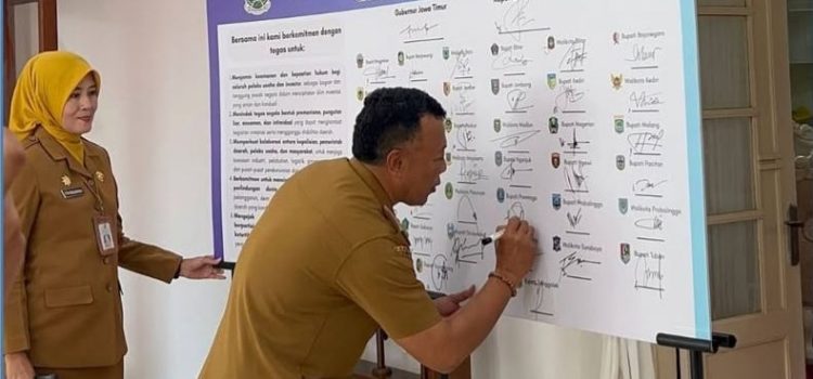 Bupati Ponorogo Tandatangani Deklarasi Dukung Investasi Inklusif dan Bebas Premanisme di Jawa Timur
