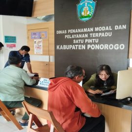 Kegiatan Magang Mahasiswa dalam Mendukung Pelayanan NIB di DPMPTSP Ponorogo