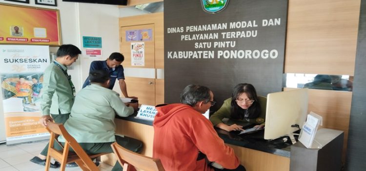 Kegiatan Magang Mahasiswa dalam Mendukung Pelayanan NIB di DPMPTSP Ponorogo
